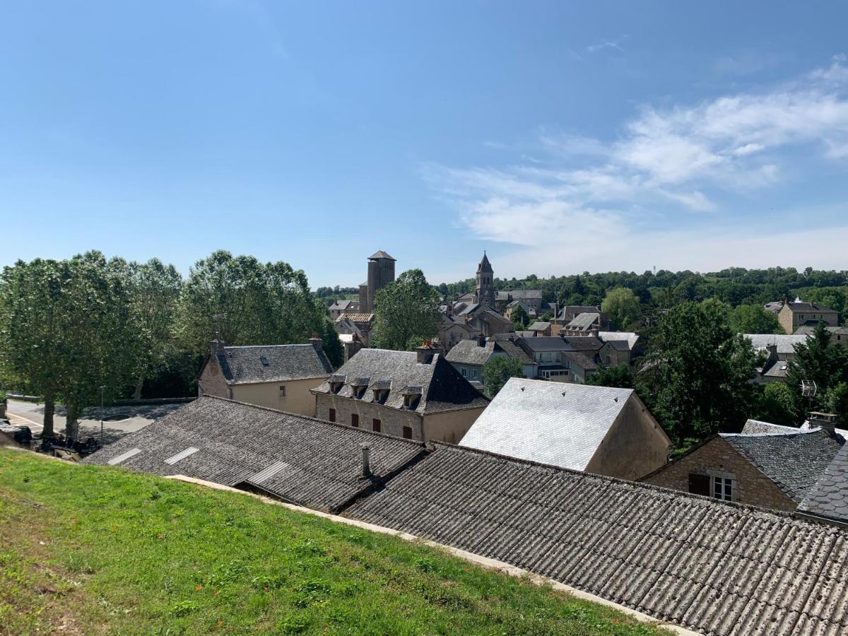 Gite 4 Etoiles - La Maison De Paul Coussergues Kültér fotó